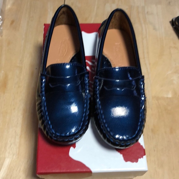 boys navy loafers